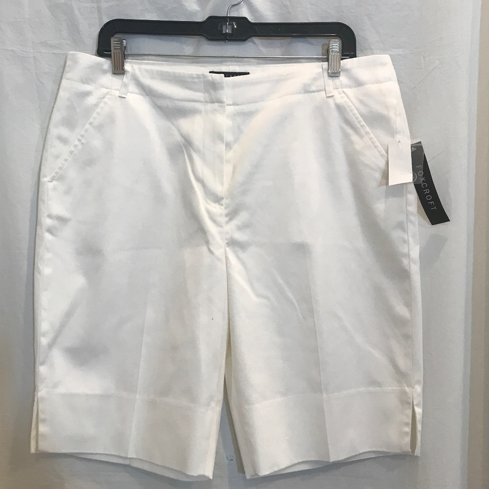 Foxcroft White Easy Care Shorts - Size 12 - NWT